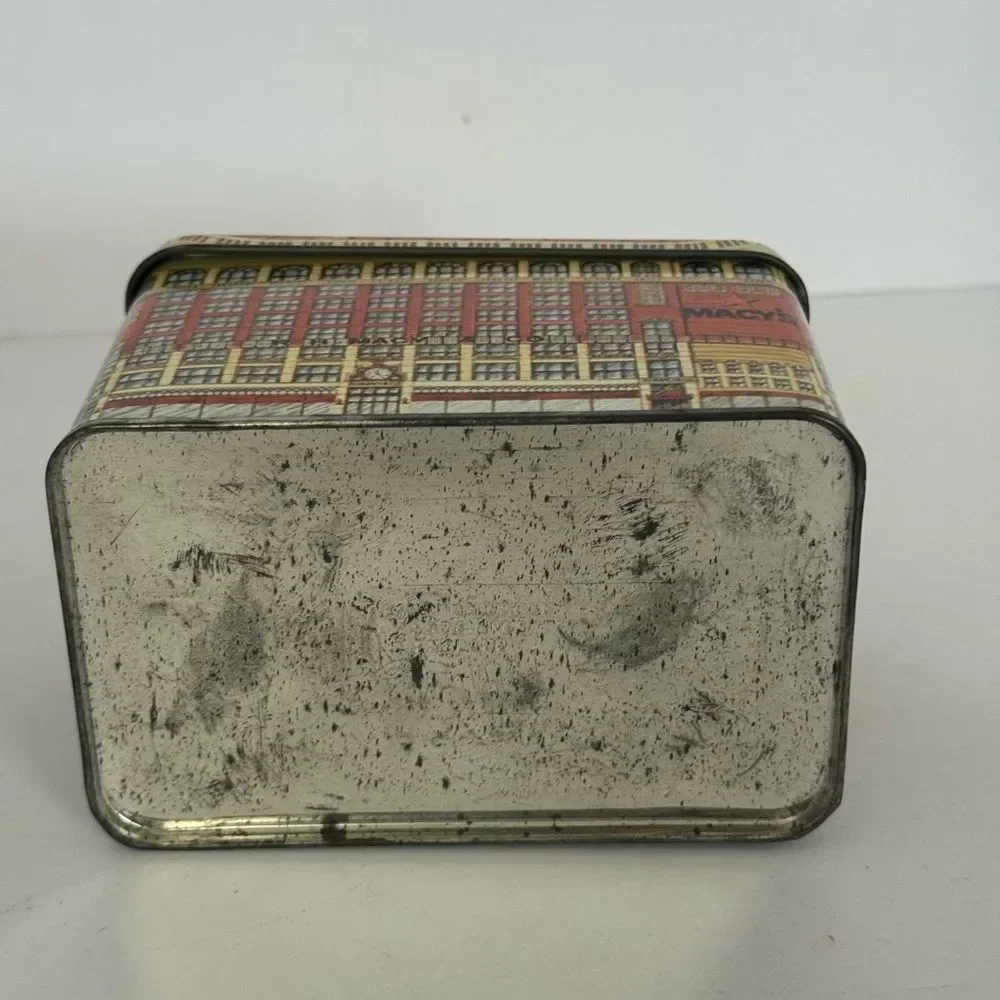 vintage R.H. Macy's & Company New York advertising tin EMPTY